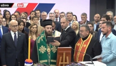 SNS SLAVI SVETU PETKU! Stigao predsednik Srbije Aleksandar Vučić (VIDEO)