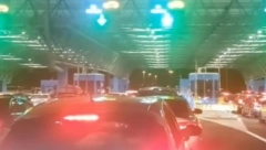 VELIKA ZAPLENA Carinici zaustavili auto, vozač rekao da nema šta da prijavi, a onda su izvršili pretres (FOTO)