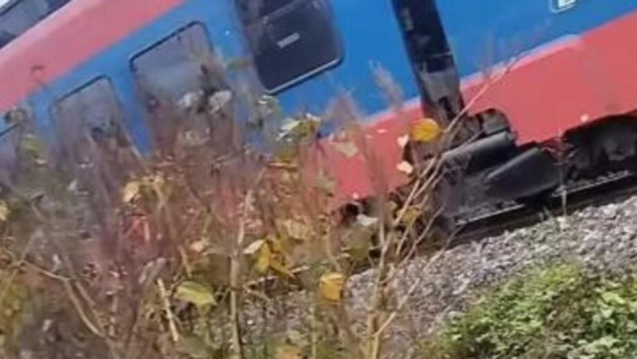 DEČAKA (15) UDARILA STRUJA U UŽICU KAD SE POPEO NA VOZ Sa teškim opekotinama prebačen za Beograd