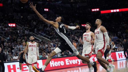 SUDAR "DŽINOVA" NBA LIGE Vembanjama protiv Bobija Marjanovića, San Antonio trijumfovao uz odličnu partiju Francuza