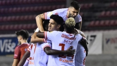 ZVEZDA SLAVILA "NA KROVU" Crveno-beli se ponovo mučili, Kraso i Olajinka doneli pobedu protiv "traktorista"