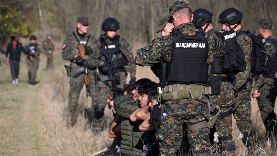 NOVA AKCIJA MUP SRBIJE Uhapšeno osam krijumčara ljudi, krili se pod zemljom, evo šta su im našli (FOTO)