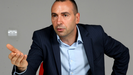 "OPANJKAVAJU  NAS, UVEK SU SPREMNI DA STANU PROTIV SVOG NARODA I DRŽAVE" Marković za Alo!: Interes stranaca im je na prvom mestu