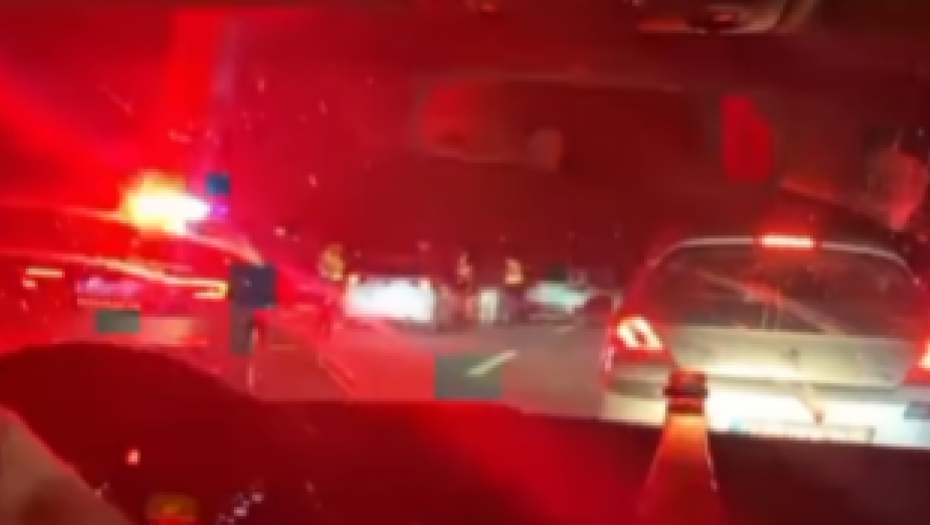 STRAŠAN SUDAR NA AUTOPUTU NIŠ-BEOGRAD! Kilometarska kolona na ovom mestu, stigla Hitna pomoć i policija (VIDEO)