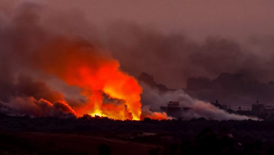APOKALIPSA DANAS Stravične slike bombardovanja severa Gaze u zalazak sunca (FOTO)