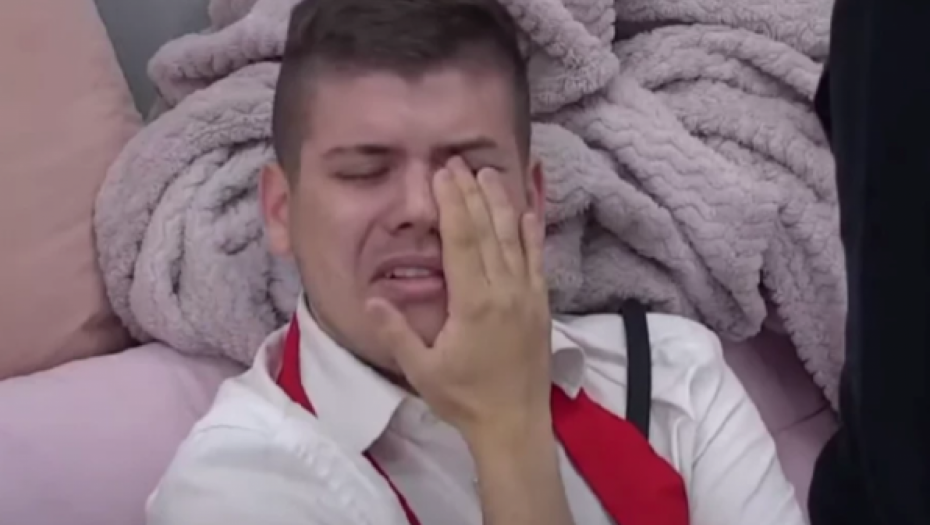 UROŠ ĆE DIĆI RUKU NA SEBE ZBOG JANJUŠA?! Procurili šokantni detalji, evo šta je u pitanju