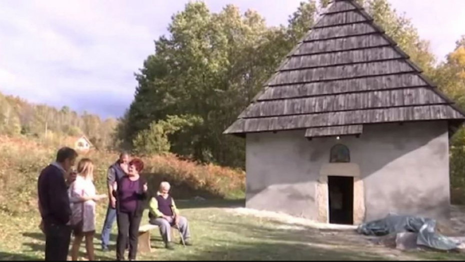 OBNOVA CRKVE POSVEĆENE KOSOVSKIM JUNACIMA Ovde se po predanju pričestio deo vojske pre Kosovskog boja