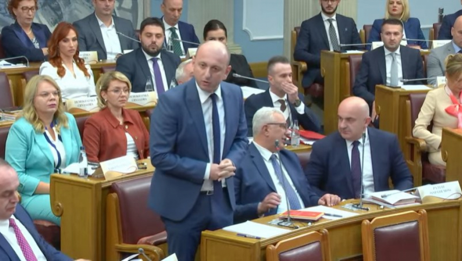 POMOĆI ĆE, KOLIKO I MENI MINIVAL, A DRITANU ČEŠALJ: Kneževićeva izjava o Zakona o sprečavanju pranja novca popuni HIT na mrežama!