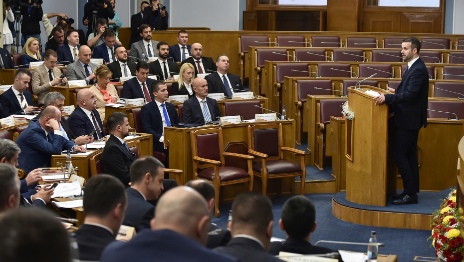 SVI MOGU, SAMO SRBI NE MOGU Skandalozni napadi iz Nemačke i regiona zbog nove vlade Crne Gore
