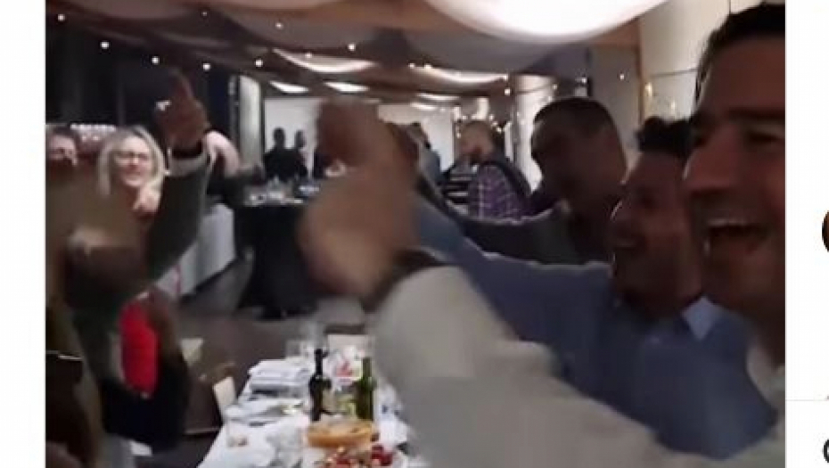 "JEL SE ŠTA PROMENILO" Dritan sa svojim timom obeležio kraj 43. vlade uz poznati Merlinov hit (VIDEO)