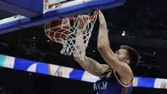 SRBI VODILI OLIMPIJAKOS DO POBEDE Petrušev zablistao, Milutinov standardan