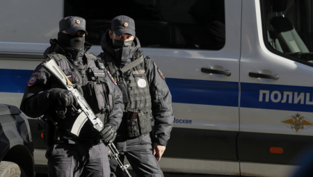 STRAVIČNA PUCNJAVA U CENTRU MOSKVE Tri osobe povređene, policija hitro reagovala