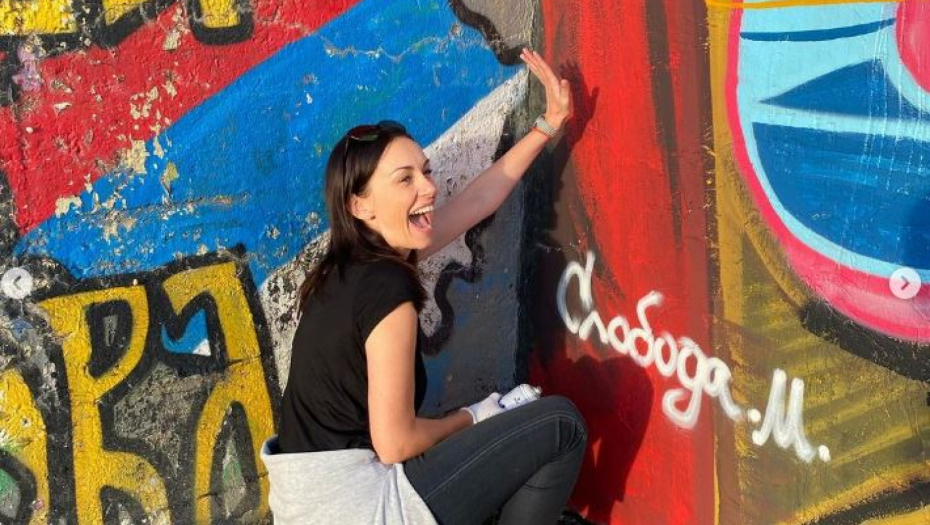SLOBODA MIĆALOVIĆ DOBILA MURAL Glumica se odmah pohvalila, a njena reakcija je hit!