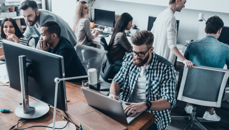 "SEDELA JE S NJIM PO OSAM SATI" Bosanac poveo devojku na razgovor za posao, ali to nije bio kraj