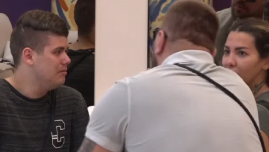 JANJUŠ, ANELI I UROŠ POZIRALI ZAJEDNO POVODOM NOVE Bili su kao prava skladna porodica, a onda je sudbina umešala prste