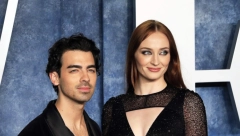 SOFI TARNER NIJE GUBILA VREME Dva meseca nakon razvoda u zagrljaju aristokrate