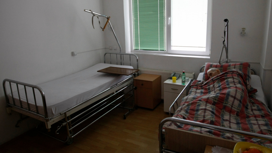 NEVIĐENI HOROR U DOMU ZA STARE: Starac (65) seksualno uznemiravao bakicu!