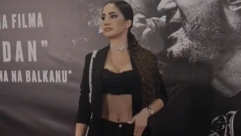 ANĐELA ĐURIČIĆ IMA PSIHIČKE PROBLEME Zatvorila se u stan i nigde ne izlazi, prijatelji ne mogu da je smire