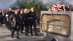 SAMO SE JAUCI MAJKE ALEKSANDRA KODIĆA ČUJU NA LEŠĆU! Bolne scene na groljbu, prizori slamaju srca