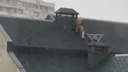 VOŽDOVČANIN PRKOSI NEVREMENU Na krovu dok olujni vetar udara 100 na sat (VIDEO)