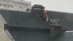 VOŽDOVČANIN PRKOSI NEVREMENU Na krovu dok olujni vetar udara 100 na sat (VIDEO)