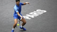 NOVAK CELOM SVETU POSLAO MOĆNU PORUKU Pogledajte šta je Đoković ćirilicom napisao na kameri (FOTO)