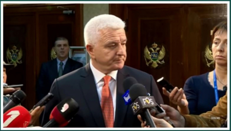 EKSKLUZIVNO Duško Marković kupio diplomu pravnika u Kragujevcu