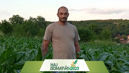 IGOR U BEGALJICI GAJI JAGODU "JOLY" Najmlađi imaju važnu ulogu u branju i degustaciji