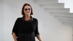 DANICA RISTOVSKI PROSLAVILA 68. ROĐENDAN Glumica dobila prelep buket od poznatog džentlmena