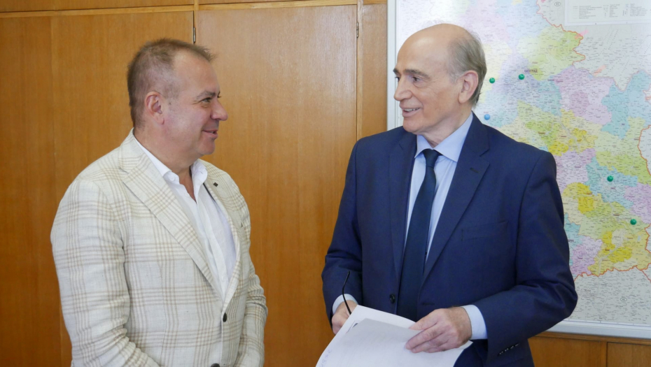 KRKOBABIĆ: Tri minibusa za naše ljude na Kosovu i Metohiji (FOTO)