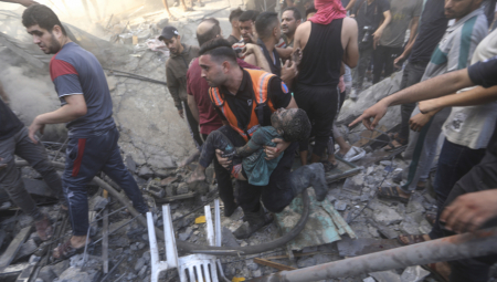 DECA U POJASU GAZE SVAKODNEVNO UMIRU OD GLADI! Humanitarne ekipe teže dopiru do ljudi zbog raseljavanja i nasilja