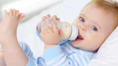 JAPANAC KOJI ŽIVI U SRBIJI OSTAO ŠOKIRAN NAŠIM OBIČAJIMA Komšinica mu rekla: "Pu, pu, pu, al je ružna beba" - njegova reakcija nasmejala sve!