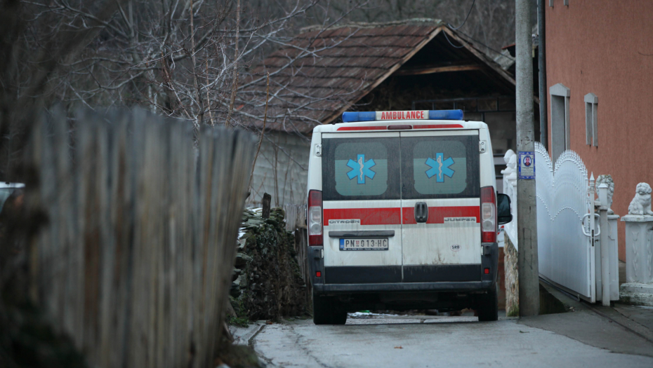 KRVAVI PIR NA MITROVDAN Ocu sekirom slomio lobanju zbog imovine?