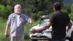 UZNEMIRUJUĆI SNIMAK Vozač izleteo iz automobila, izvadio pištolj i na mestu ubio dva muškarca, razlog je sumanut