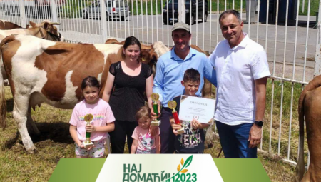 Iz Štavlja, sa imanja Rajka Ggrbovića na pijace širom Srbije ode 10 tona čuvenog sjeničkog sira najboljeg kvaliteta