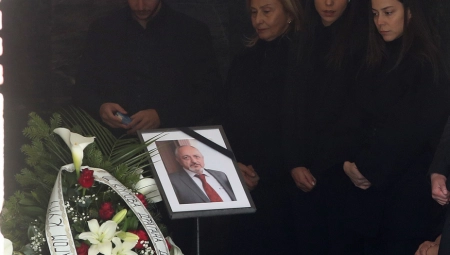FATALNA PLAVUŠA JE MOTIV ZA BAČENU BOMBU NA KUĆU KOSMAJCA? Sumnja se da je ovo upozorenje za Lazara, njegovog sina