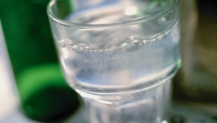 POZNATA KISELA VODA SE POVLAČI I SA POLICA U SRBIJI! Oglasili se iz kompanije