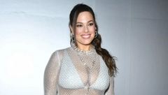 OD GLAVE DO PETE U ŠLJOKICAMA Ešli Grejem se pojavila u providnoj haljini i pokazala obline