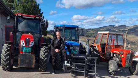 MIRKO STANIĆ NA ZLATARU OBRAĐUJE 20 HEKTARA Bavi se stočarstvom, proizvodnjom mleka i seoskim turizmom