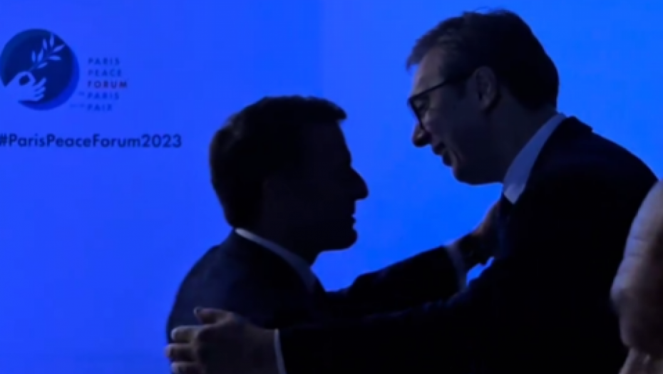 VUČIĆ SE SASTAO SA MAKRONOM U PARIZU "Susreti i dobri razgovori na mirovnom forumu"