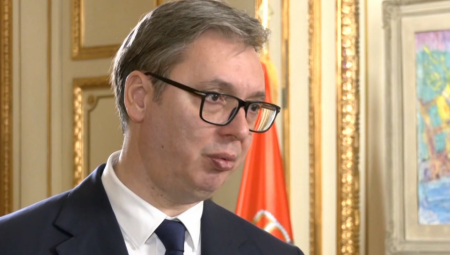 VUČIĆ DIREKTNO IZ PARIZA "Može da bude izborna kampanja sto puta, ali ja da lažem narod neću"
