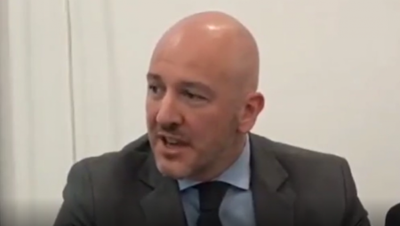 BESRAMNI MAJIĆ POKAZAO SVOJE PRAVO LICE Njemu nije normalno da ljudi sa osnovnom školom odu na more? JEZIVA IZJAVA (VIDEO)