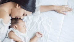 BEBICE NAJBOLJE SPAVAJU OVDE Iako je omiljeno i njima i roditeljima, postoji veliki rizik, budite oprezni!