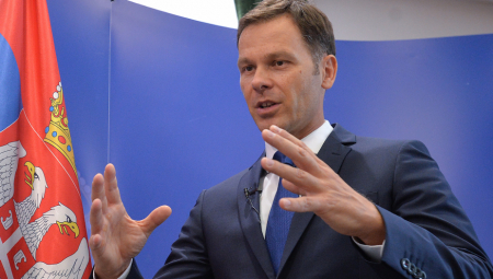 MINISTAR SINIŠA MALI O USPESIMA, HOBIJIMA I PLANOVIMA ZA BUDUĆNOST Na mladima svet ostaje, a na nama je da učinimo da vam mladost bude lepa