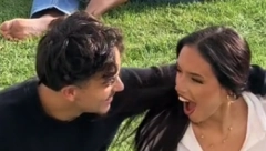 POGLEDAJTE SAMO TU SREĆU Njegov romantičan gest osvojio je srca ovih devojaka, ostale su bez teksta - momci, hvatajte beleške!