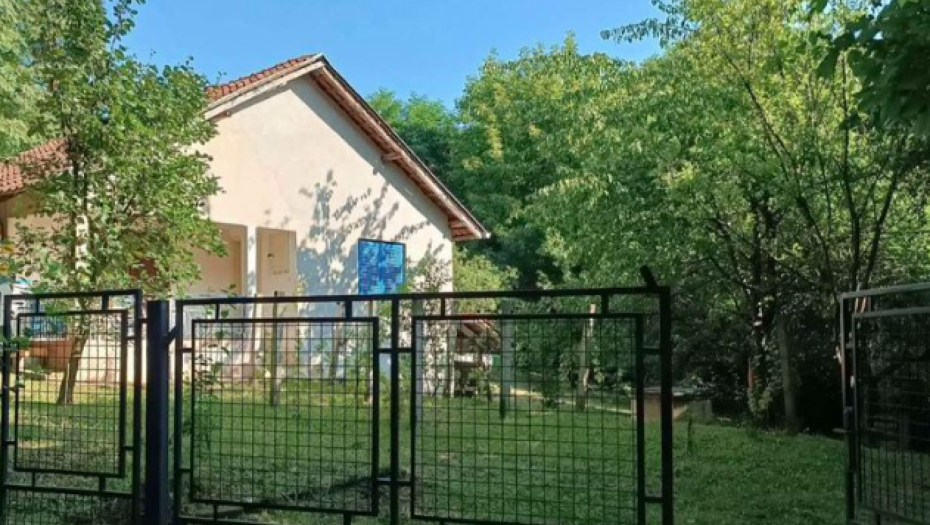 VIKENDICA 45 KVADRATA, PLAC OD 19 ARI - SVE ZA 12.500 EVRA U ovaj oglas mnogi gledaju, nemate komšije a tu može da se razvije OZBILJAN BIZNIS