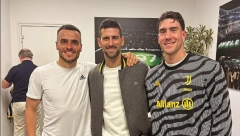 SRPSKO DRUŠTVO OKUPIRALO TORINO Đoković je zbog njih dvojice došao da gleda Juventus, a onda je nastala sjajna fotografija (FOTO)