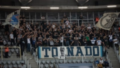 DVE OSOBE SU U STANICI Oglasila se zadarska policija zbog napada na srpske novinare i člana Zvezde
