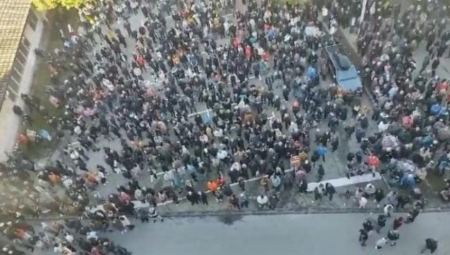 ISPRED HALE OSTALO 3000 LJUDI Smederevo iščekuje predsednikaVučića (FOTO)