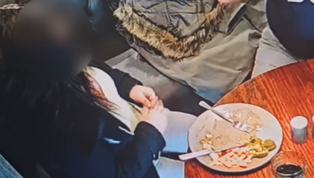 UHVAĆENA NA DELU! Ono što je ova žena uradila u restoranu sve je ostavilo bez reči (VIDEO)